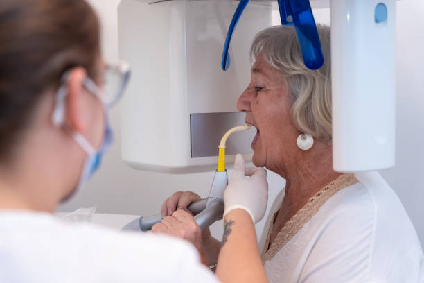 Best Holiday Emergency Dentist in Mked Tree, AR